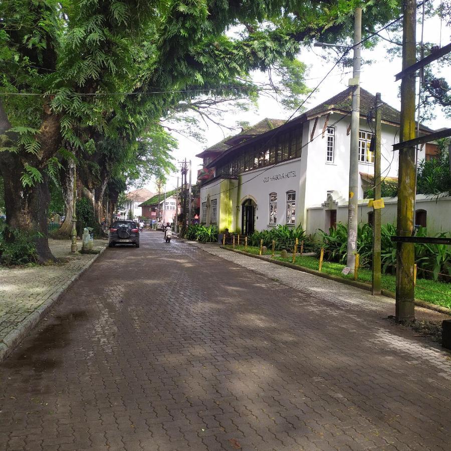 Sundance Beach Villa Kochi Exterior photo